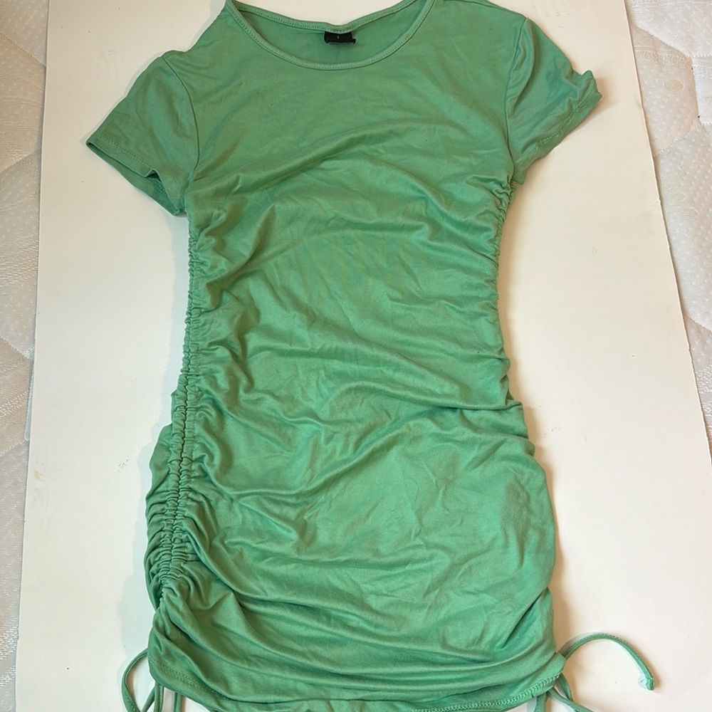 Kids dress adjustable sides